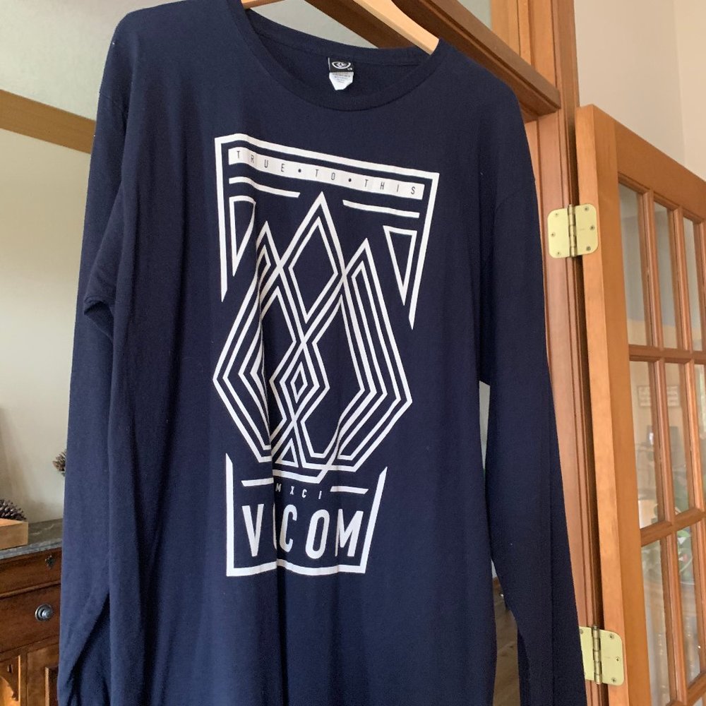 MENS SIZE LARGE VOLCOM LONG SLEEVE SHIRT